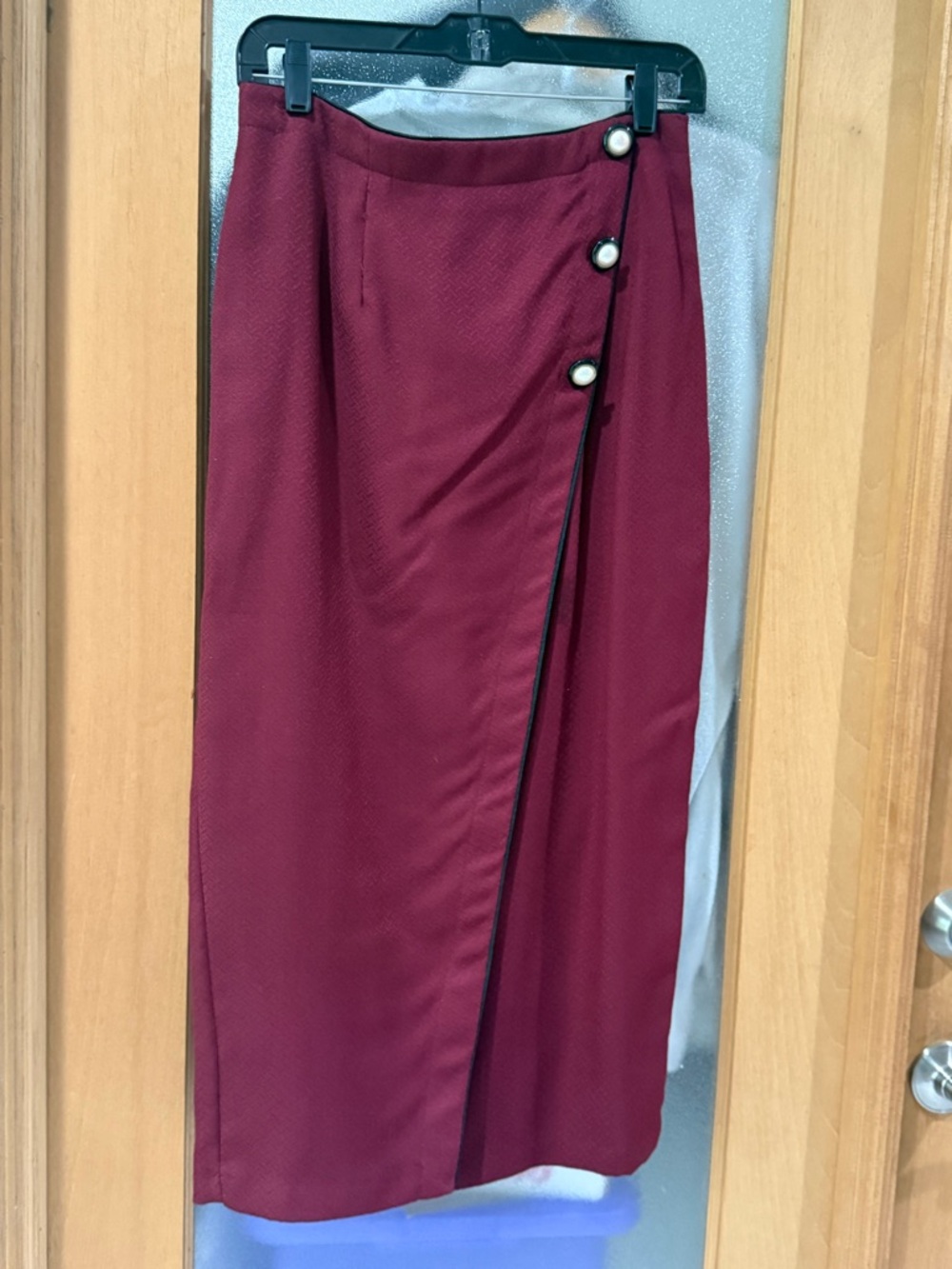Studio C Women's Burgundy Maroon Cropped Blazer Jacket and Skirt Suit Set - Picture 5 of 9